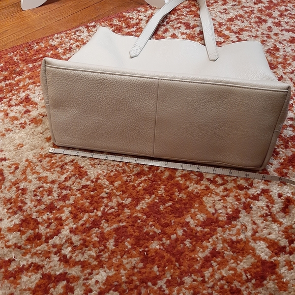 Time for Me leather tote - Picture 10 of 11